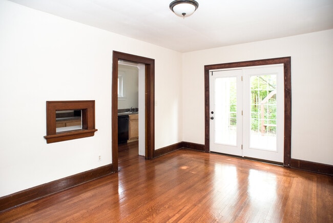 Building Photo - 2350 Chickasaw St