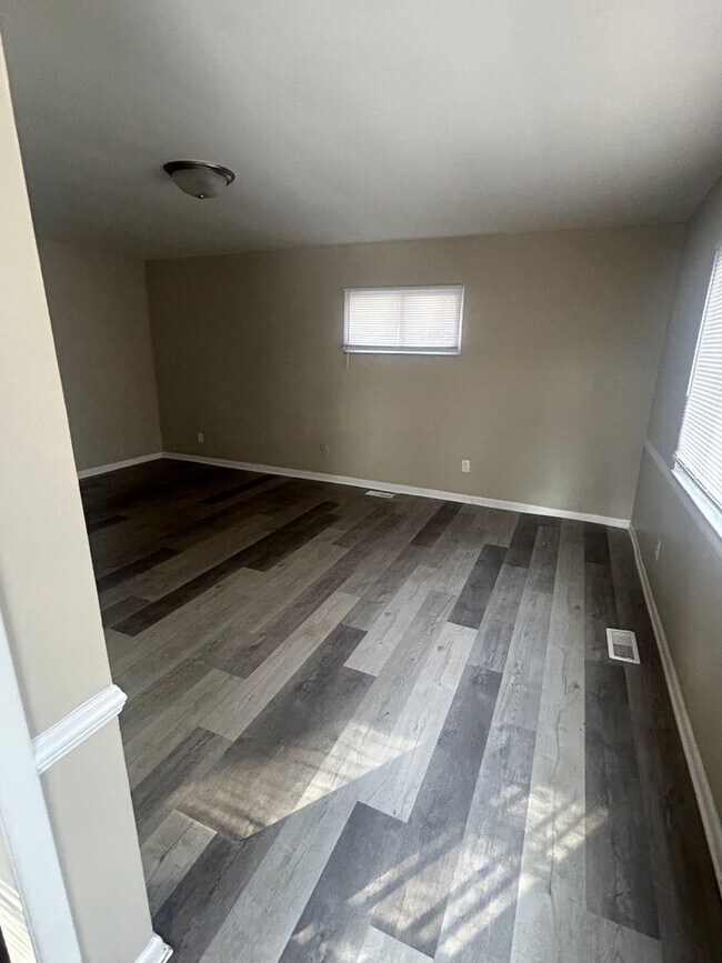 Foto del edificio - 3 bed 1 bath Lawrence Township