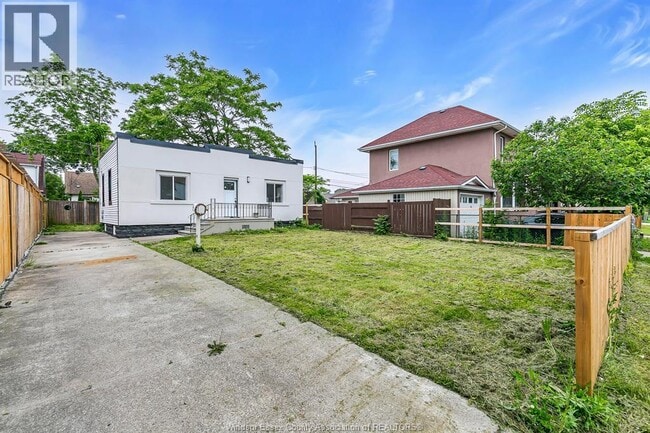 Building Photo - 1737 Drouillard Rd