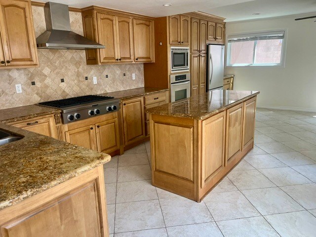 Gourmet Kitchen - 918 21st St