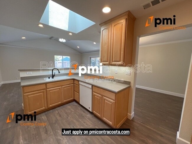 Building Photo - 194 Cynthia Dr