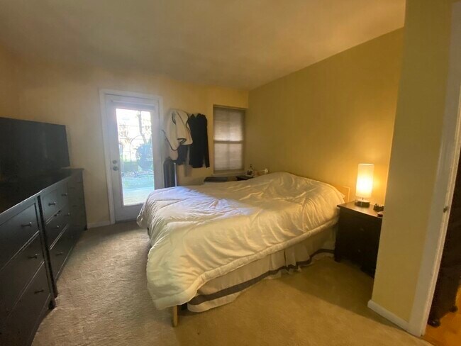 Foto del edificio - 100 E Brookline St