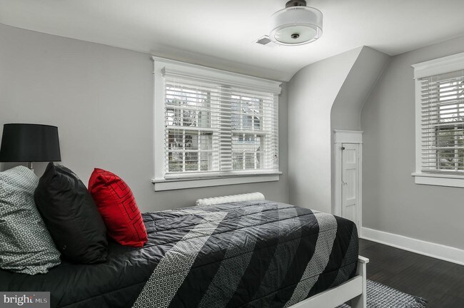 Foto del edificio - 3746 Jocelyn St NW