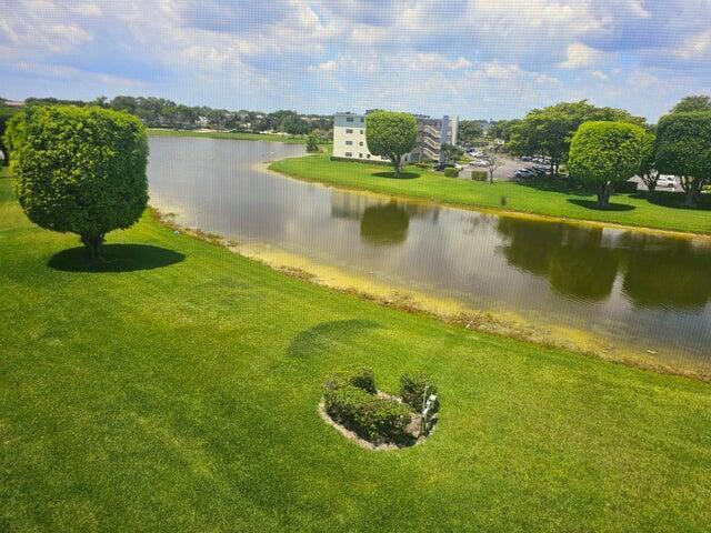 Primary Photo - 4074 Cornwall D