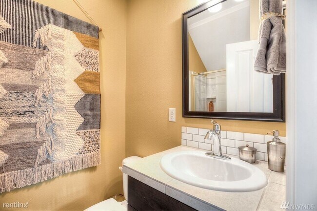 Foto del edificio - 5 br, 3 bath House - 10578 190th Street East