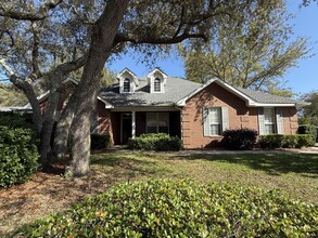 Building Photo - 4410 Windlake Dr