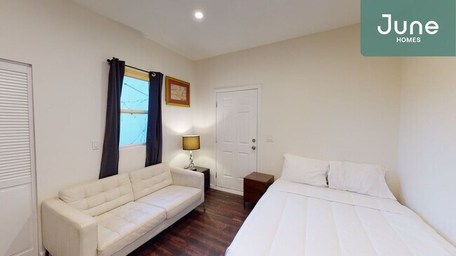 Foto del edificio - Full room in 10-bed/9.0-bath Home