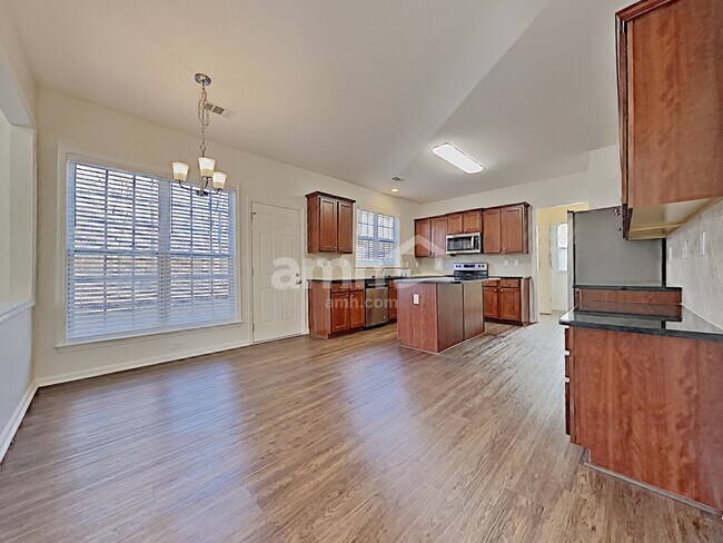 Building Photo - 316 Ridgewood Trail