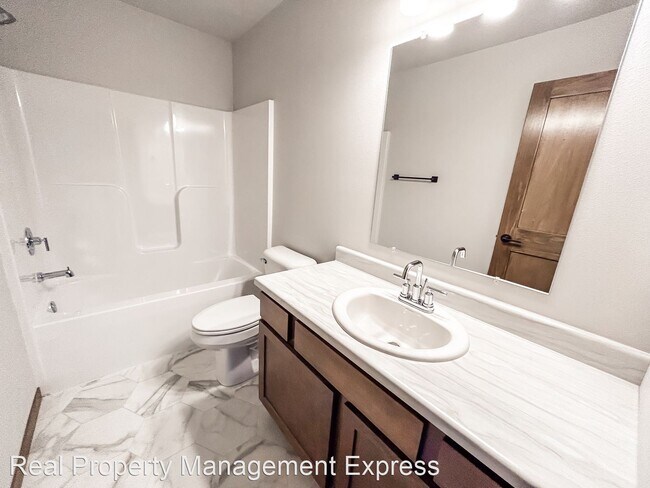 Building Photo - 3 br, 2.5 bath House - 6014 E Copper Pl