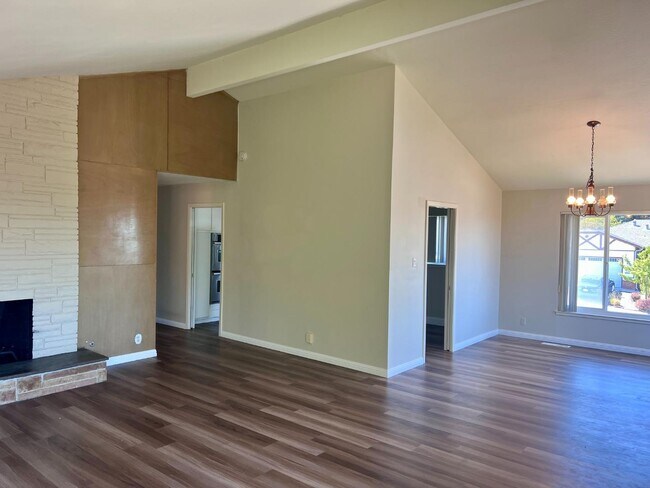 Foto del edificio - 2717 Trousdale Dr