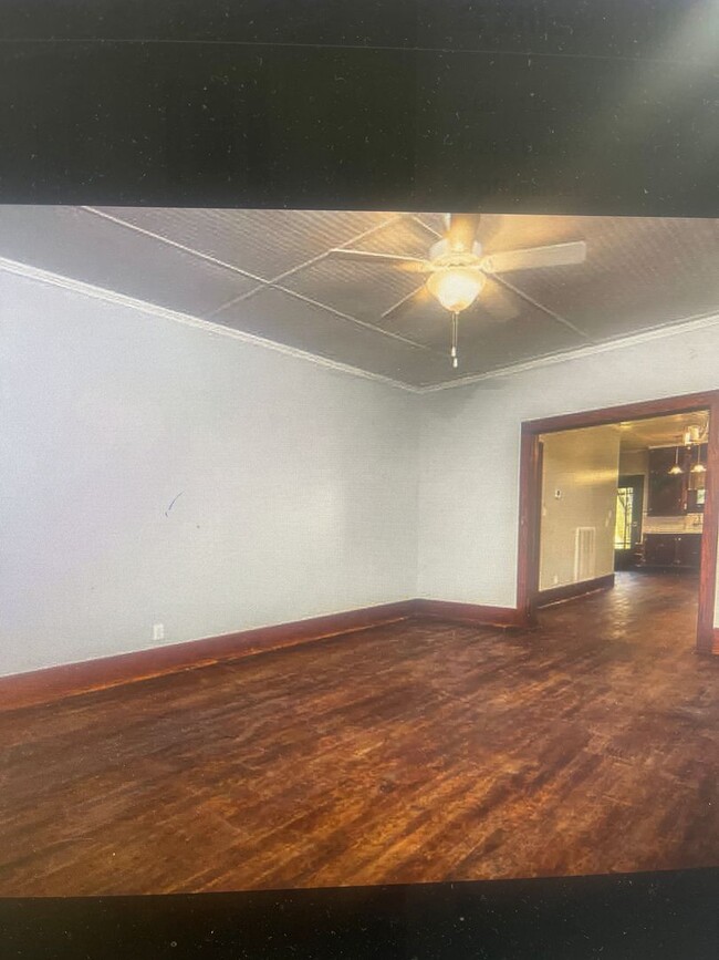Building Photo - 1126 S Court St