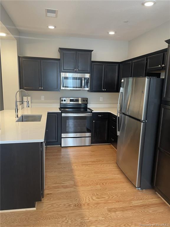 Foto del edificio - 1201 Kings Land Court