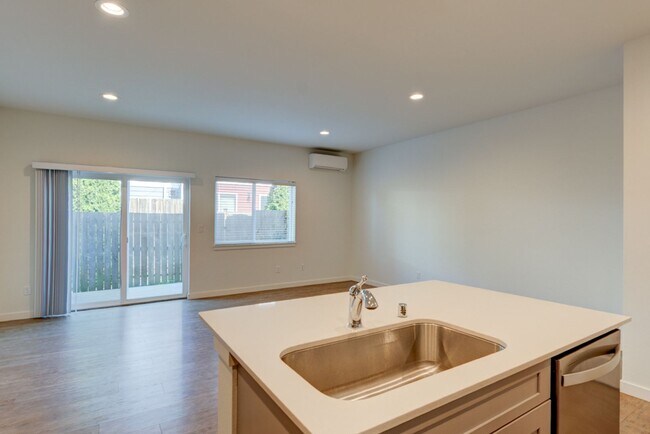 Foto del edificio - 3 Bedroom/2 Bath townhouse in Kettlecove community