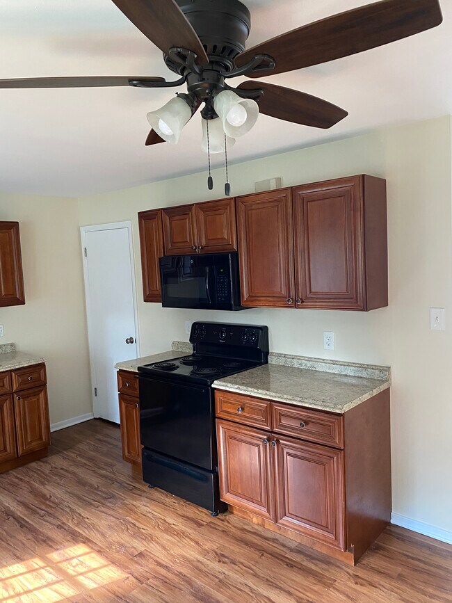 Foto del edificio - 480 Berkshire Ln