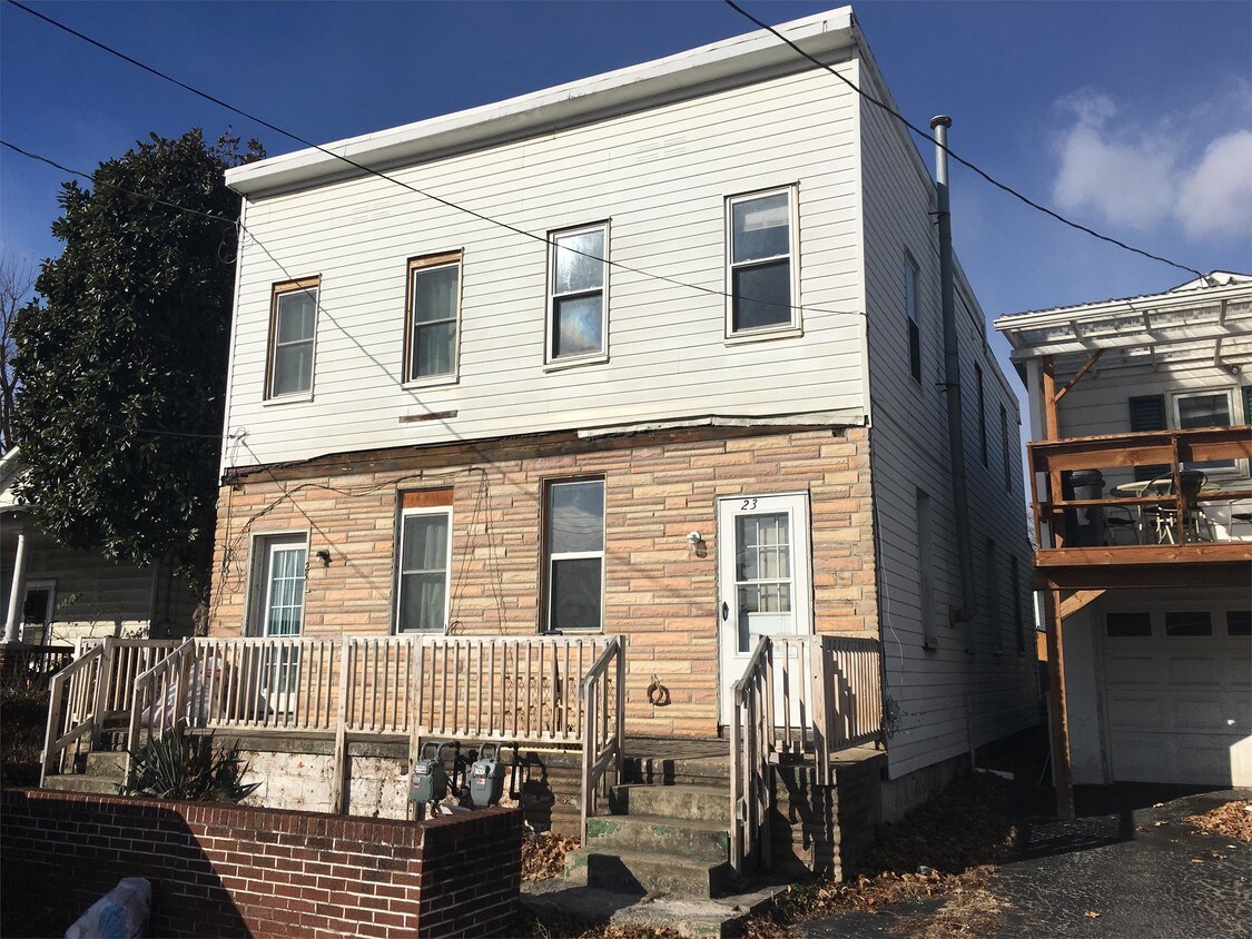 Primary Photo - 23 Potomac St