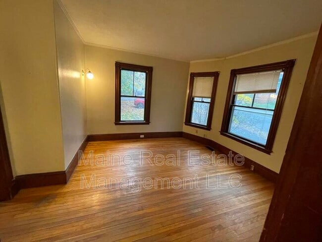 Building Photo - 118 Sanford St