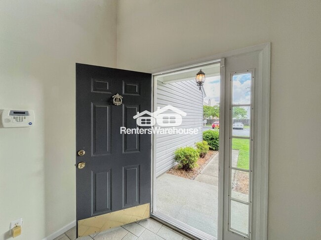 Building Photo - 601 Whisper Walk