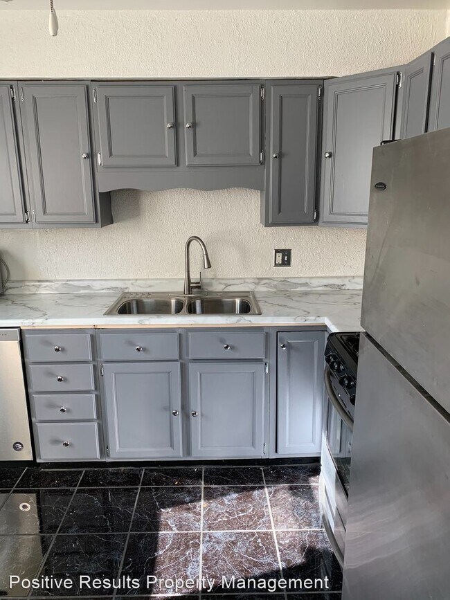 Building Photo - 3 br, 1 bath House - 2128 Dresden Ave