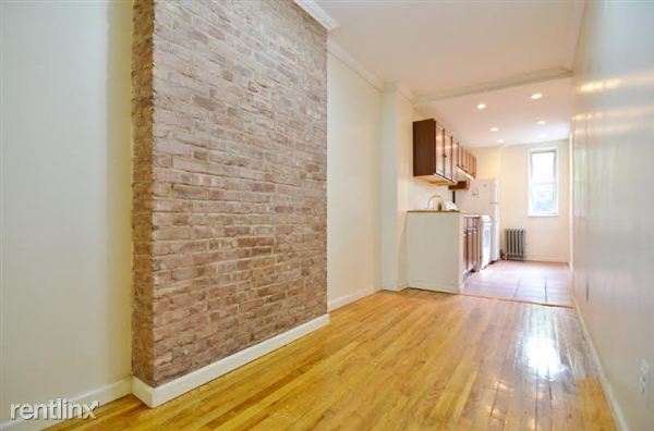 Building Photo - 122 Bainbridge St