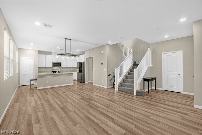 Building Photo - 2435 Bellinzona Pl