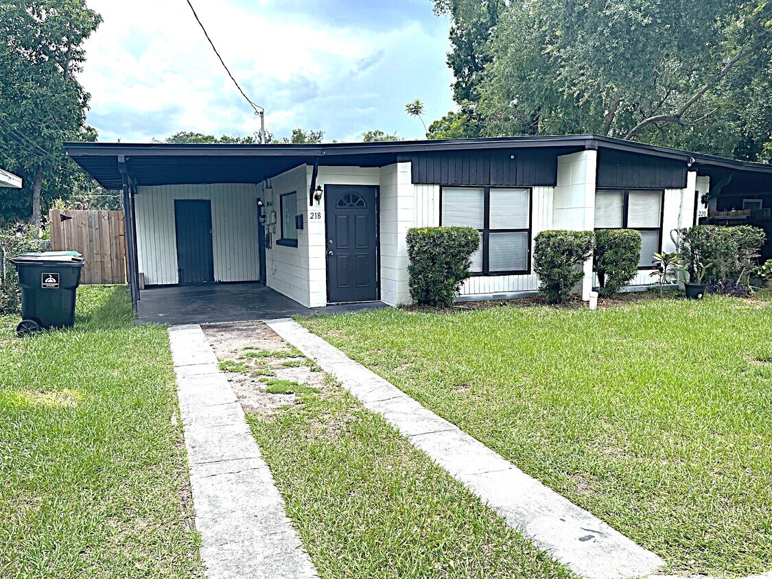 Primary Photo - 218 N Lakeland Ave