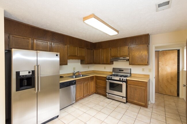 Foto del edificio - COMING SOON - Spacious 3 Bedroom, 2 Bathro...