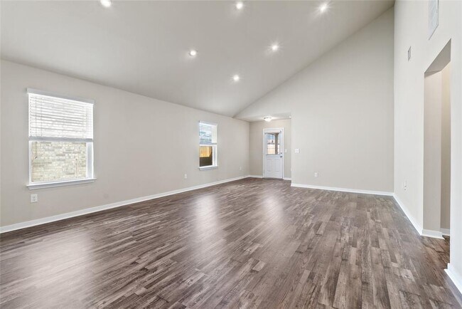 Building Photo - 5909 Montrelia Dr