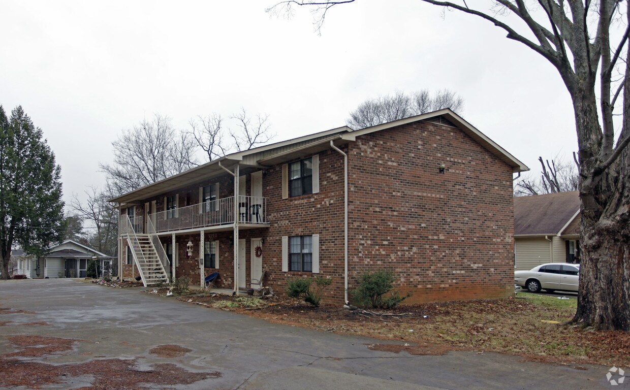 Primary Photo - 205 Hialeah Dr