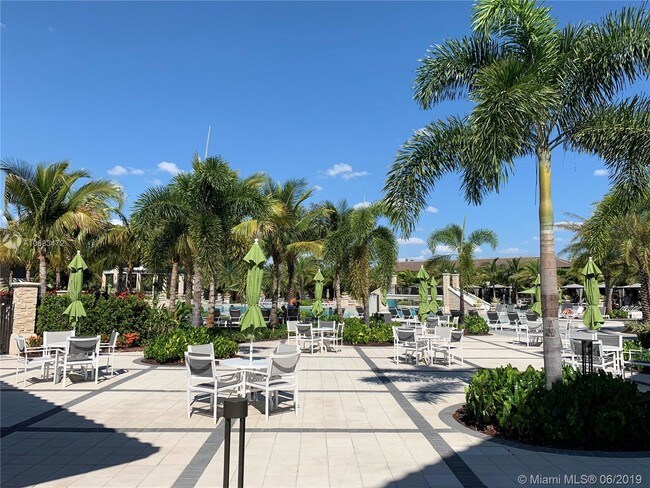 Foto del edificio - 8821 NW 102nd Ct