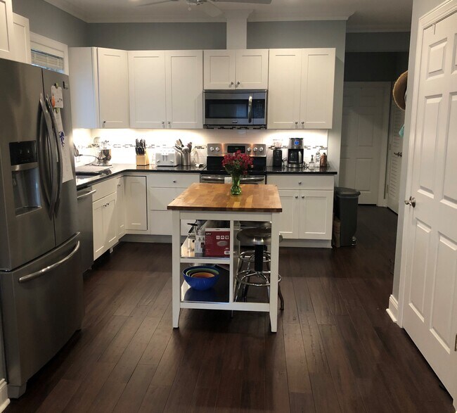 36 Main St Unit Main, Madison, NJ 07940 Apartments in Madison, NJ