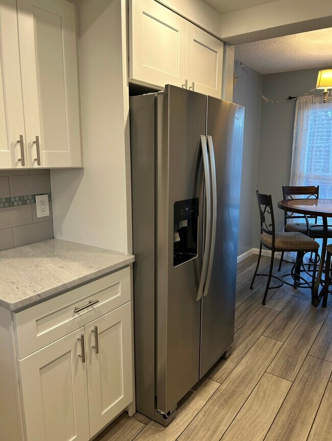 Building Photo - 4507 Longmeadow