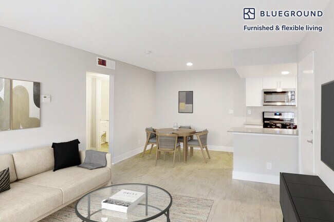 Foto del edificio - 3831 Orchid Ln