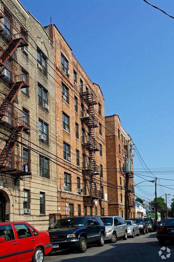 Primary Photo - 3039 Wallace Ave