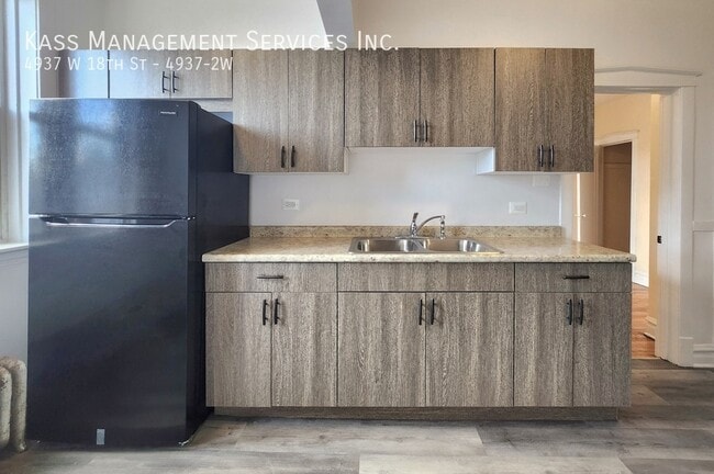 Building Photo - 4937 W 18th St