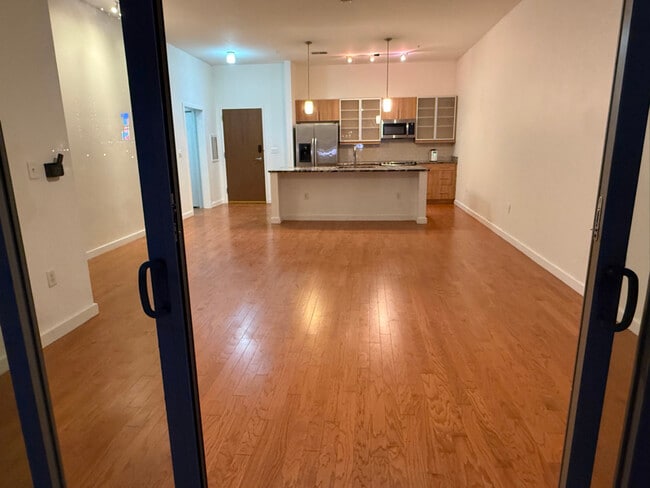 Building Photo - 333 Nelson St SW