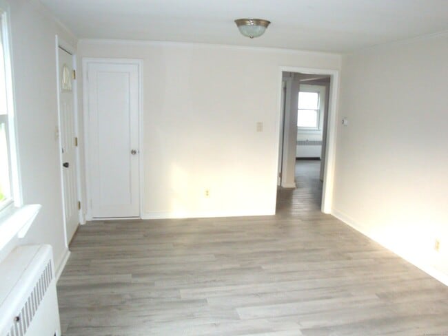 Foto del edificio - 139 Crescent Dr