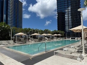 Building Photo - 1000 Auahi St
