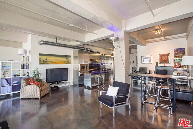 Foto del edificio - 849 S Broadway