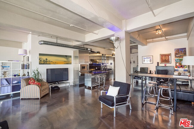 Building Photo - 849 S Broadway