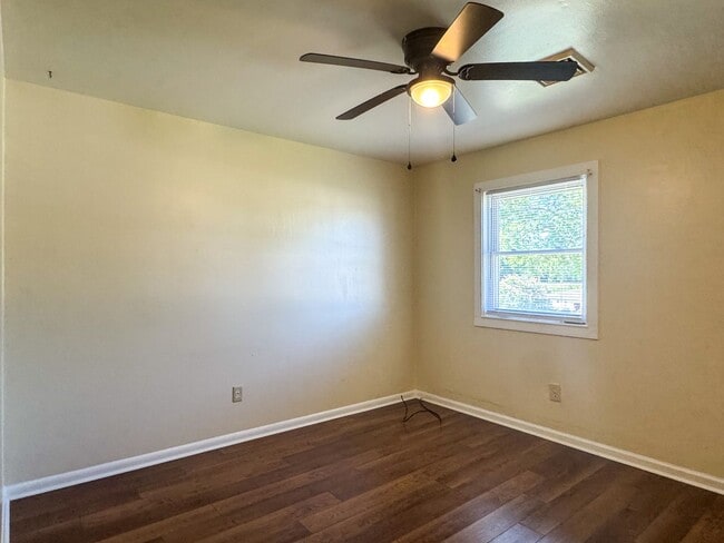 Building Photo - 708 Crestline Blvd