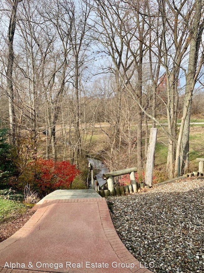 Building Photo - 3147 Maple Ridge Rd