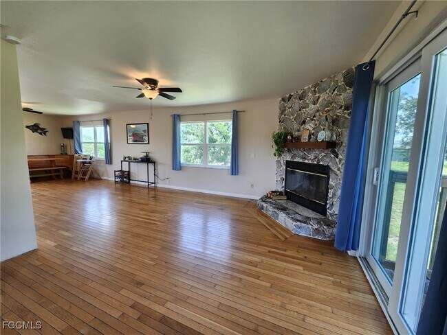 Foto del edificio - 373 Hile Ln