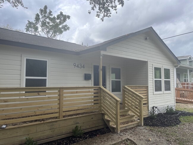 Building Photo - 9434 Rhode Island St