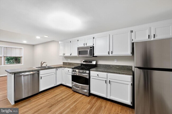 Foto del edificio - 107 Reveille Rd