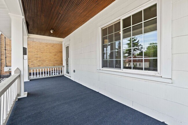 Foto del edificio - 349 Ridgewood Ave