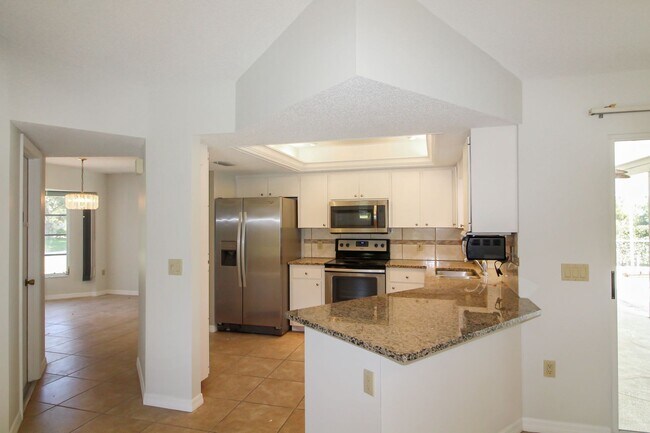 Foto del edificio - South Venice Annual Pool Home for Rent