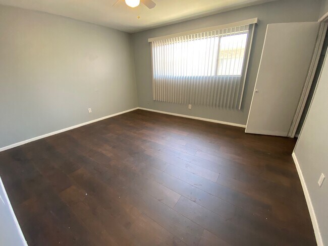 Foto del edificio - 13418 Roselle Ave