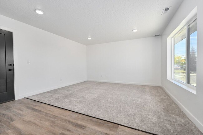 Foto del edificio - 557 W 620 N