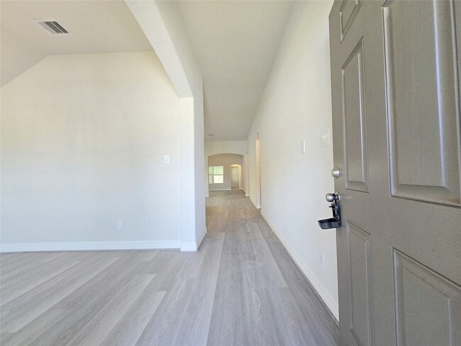 Foto del edificio - 3327 Avary River Ln