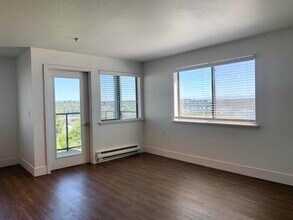 Building Photo - The Hudson